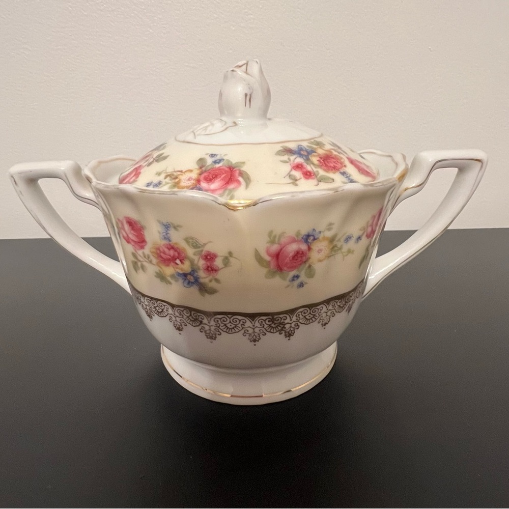 Vintage Gold Castle Sugar Bowl w/Lid